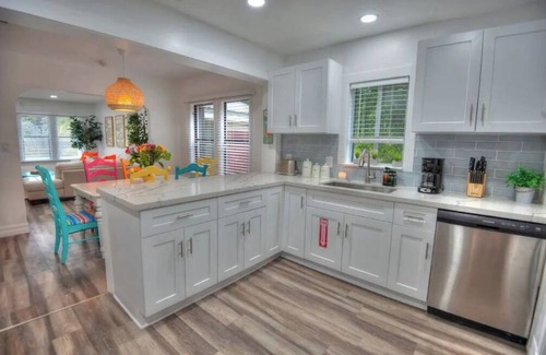 South Middle River Cottage | Casa Colorida: Private Pool& 10 min to Fort Lauderdale Beach and Las Olas