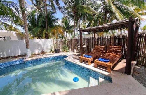 Chuburna Puerto Apartment | Casa Columpios, con alberca a pasos de la playa