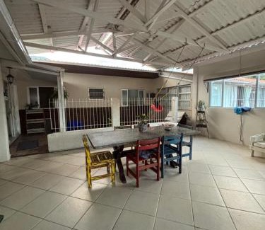 Palhoca House | Casa com Área Gourmet na Praia de Fora