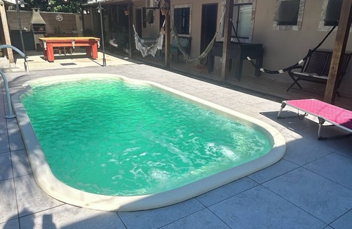 Rasa House | Casa com 3 Suites e com Cozinha e Quintal com Churrasqueira e Piscina