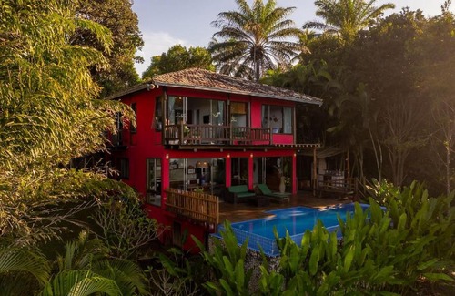 Ilheus Apartment | Casa com 4 Suítes, Piscina e Churrasqueira