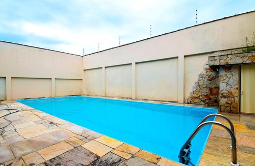 Jardim Imperador House | Casa com lazer a 500 metros da praia em Peruibe