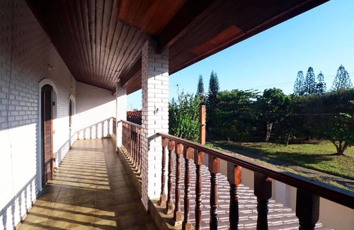 Jardim Imperador House | Casa com lazer a 500 metros da praia em Peruibe