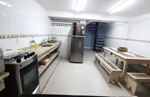 Rasa Ski Chalet | Casa com piscina e churrasqueira em Búzios/RJ