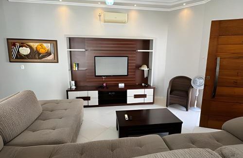 Indaia House | Casa com piscina em Bertioga -SP (1)