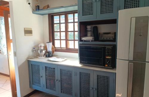 Toninhas House | Casa com piscina a 150m da Praia do Lázaro