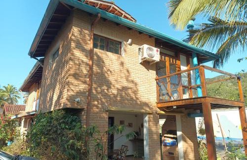 Toninhas House | Casa com piscina a 150m da Praia do Lázaro