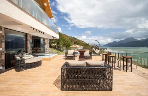 Mangaratiba House | Casa com Piscina, Churrasqueira e Vista