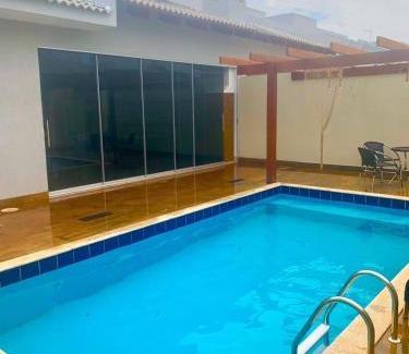 Setor Lagoa Quente House | Casa com piscina e duas suítes perto do Parque Lagoa Quente