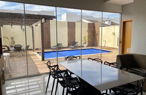 Setor Lagoa Quente House | Casa com piscina e duas suítes perto do Parque Lagoa Quente