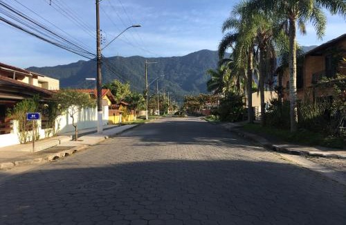 Caraguatatuba House | Casa com Piscina Exclusiva - Condomínio em frente ao Mar - Portaria 24h