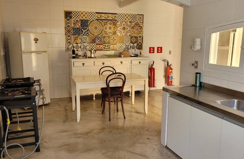 Itatinga Cottage | Casa com Praia Particular na Beira da Represa. Do Romântico ao Treino Esportivo