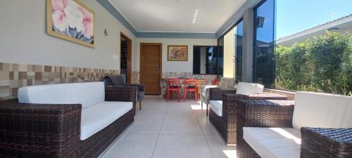 Capao da Canoa House | Casa Com Quatro Dormitórios Pertinho Do Mar Em Capão Da Canoa