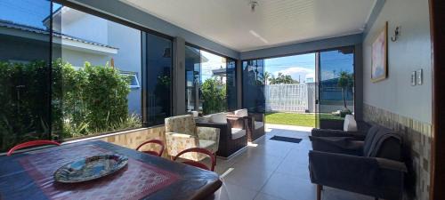 Capao da Canoa House | Casa Com Quatro Dormitórios Pertinho Do Mar Em Capão Da Canoa