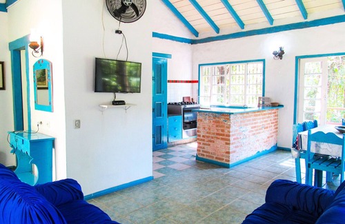 Felix House | Casa com saída privativa para a Praia do Félix/SP