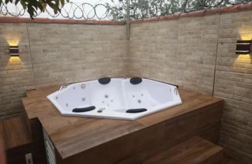 Chapada dos Guimaraes House | CASA COM SPA DE HIDRO, AQUECEDOR E CROMOTERAPIA A 1,0 kM DO CENTRO