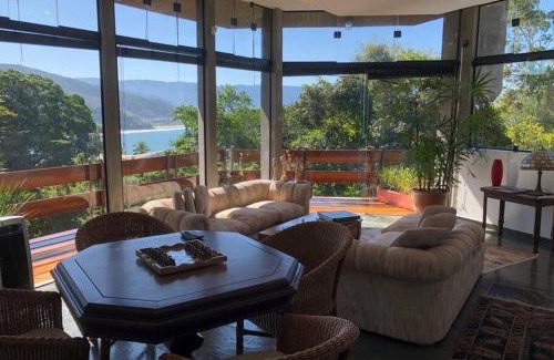 Toninhas House | Casa com vista na praia das Toninhas Ubatuba