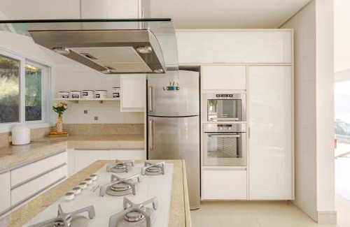 Siriuba House | Casa com vista para o mar em Ilha Bela