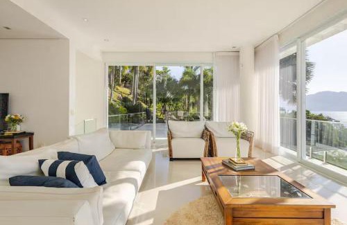 Siriuba House | Casa com vista para o mar em Ilha Bela