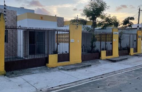 Candeias House | CASA COMPACTA NO PRIVÊ COQUEIRAL COM GARAGEM