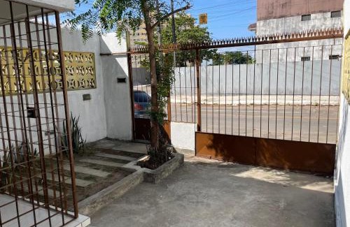 Candeias House | CASA COMPACTA NO PRIVÊ COQUEIRAL COM GARAGEM