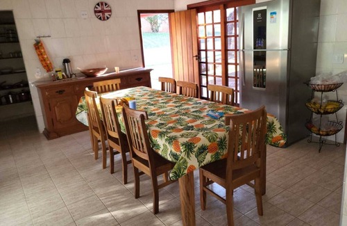 Tiete House | CASA COMPLETA 7 SUITES QUADRA BEACH TENNIS PISCINA AQUECIDA