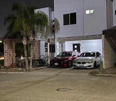 Torreon House | Casa completa y equipada 4 habitaciones 6 camas asador y juguetes para niños A 10 minutos de parques industriales, clínicas 71 y 16 del IMSS y del ISSSTE juegos Arcade