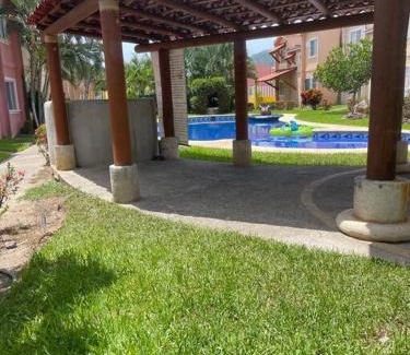 Ixtapa House | Casa con alberca cerca de playas