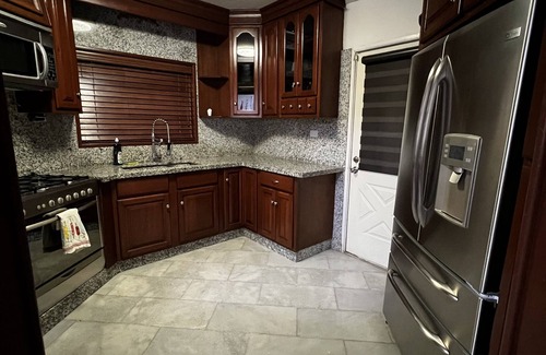 Hermosillo House | Casa con Cinebar, 4 Recamaras 6 Baños, Perfecta Para Familias, en Excelente Zona