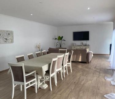 Carlos Casares Apartment | Casa con pileta