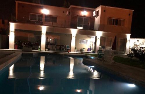 Roldan House | Casa con pileta