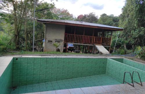 Piedades Norte Ski Chalet | CASA CON PISCINA Montañas de San Ramón