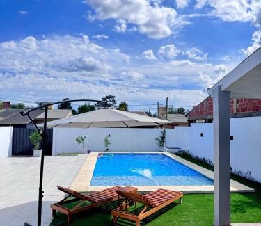 Posadas House | Casa con Piscina y quincho Adonai