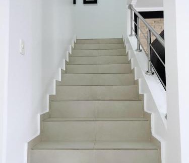 La Aurora Villa | Casa con piscina, zona BBQ y seguridad privada