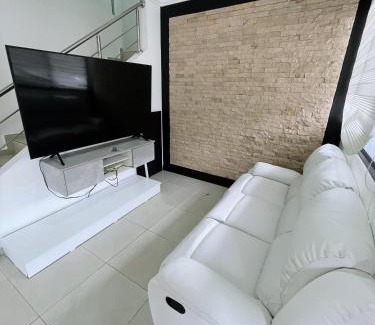 La Aurora Villa | Casa con piscina, zona BBQ y seguridad privada