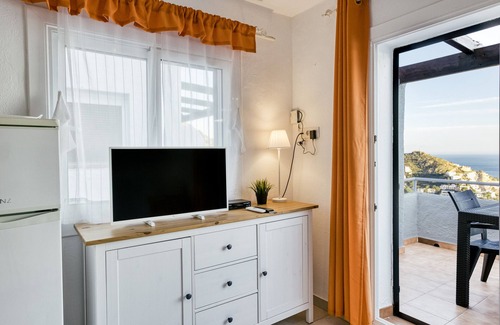 Almadraba-Canyelles Villa | "Casa con Vistas al Mar y Piscina 18" with Seaview, Shared Pool, Wi-Fi, A/C, Balcony & Terrace