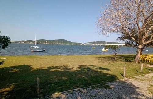 Palmeiras House | Casa conceito aberto aconchegante, perto de tudo e com garagem 64m2