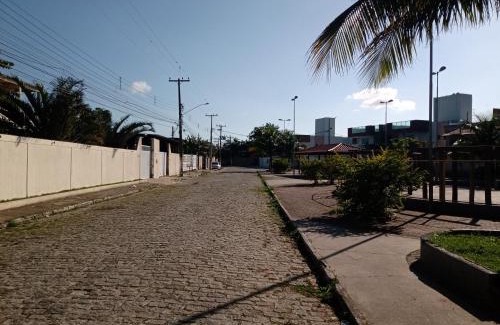 Palmeiras House | Casa conceito aberto aconchegante, perto de tudo e com garagem 64m2