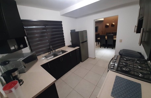 La Paz House | CASA CONCHALITO (HOSPITALS) 5 min malecon