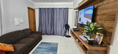 Maringa Villa | Casa confortável, com 3 quartos, bem localizada!