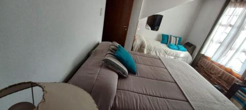 Mendoza City Center House | Casa confortable - Parque central - Estacionamiento, patio, 3 baños, 5 habitaciones -