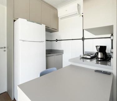 Sideropolis House | Casa Container Canarinho!