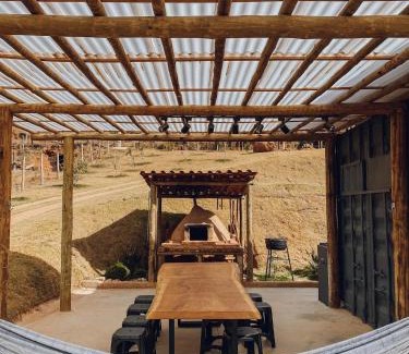 Bueno Brandao Villa | Casa Container com SPA e linda vista para a Serra da Mantiqueira