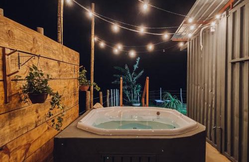 Bueno Brandao Villa | Casa Container com SPA e linda vista para a Serra da Mantiqueira