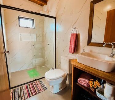 Rio Fortuna Ski Chalet | Casa Container - Pousada Container da Montanha VERDE Banheira