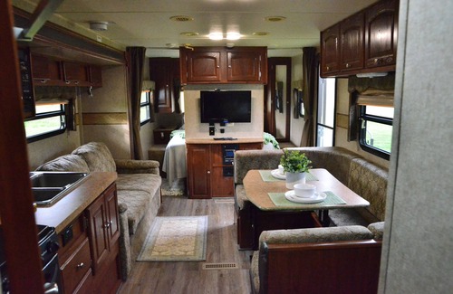 Pikeville House | Casa Coqui Camper, with WiFi, & AC, 3 miles from Falls Creek Falls State Park