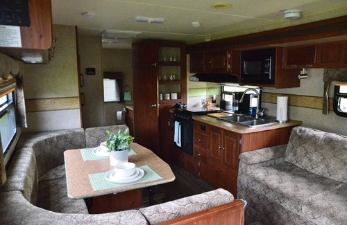 Pikeville House | Casa Coqui Camper, with WiFi, & AC, 3 miles from Falls Creek Falls State Park