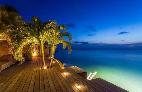 Belnem Villa | Casa Corazón Oceanfront with its Own House Reef