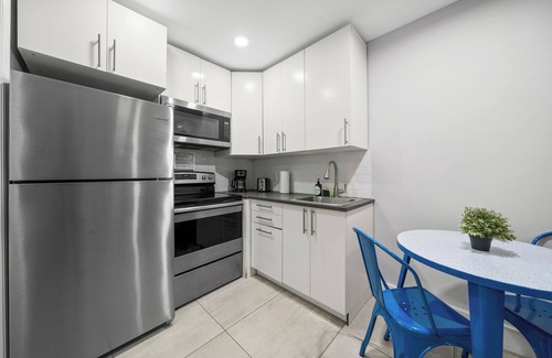 Harbordale Apartment | Casa Cordova by Lowkl