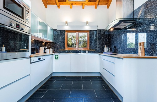 Marmelete Ski Chalet | Casa Corsino | Heated & salt pool | Entire Villa | Families & Wifi